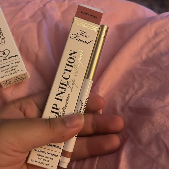 Too Faced Lip Injection Extreme Lip Liner - - Picture 3 of 3